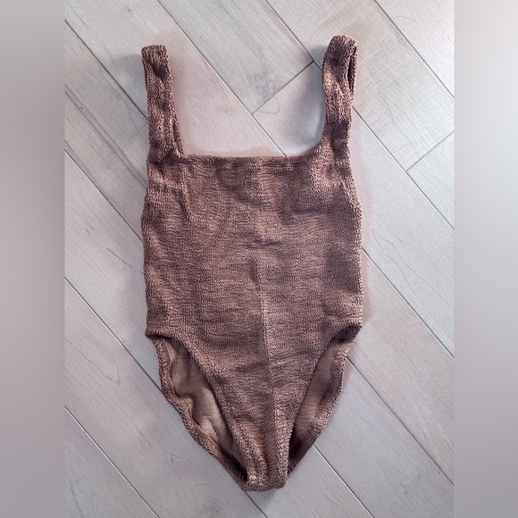 Hunza G - Picture 4 of 7